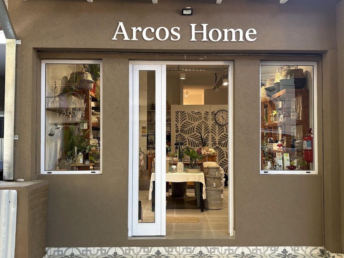 Fachada de Arcos Home en Arcos 2952